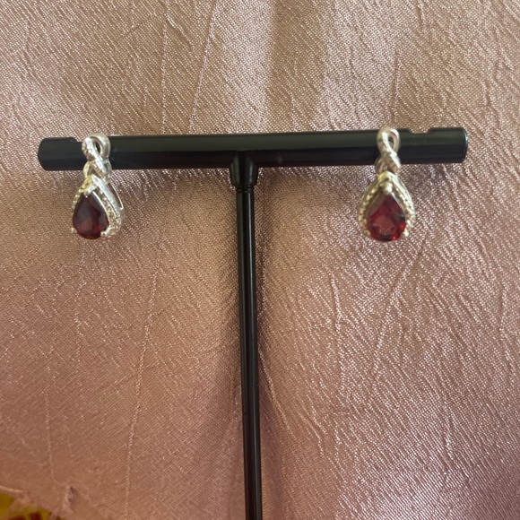Genuine Garnet and 925 Sterling Silver - Picture 4 of 4